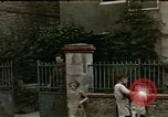 Standbild französische Städte post-Invasion Frankreich, 1944, aus Sekunde 13 historischem Filmmaterial Videoclip 65675022060