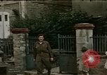 Standbild französische Städte post-Invasion Frankreich, 1944, aus Sekunde 14 historischem Filmmaterial Videoclip 65675022060