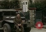 Standbild französische Städte post-Invasion Frankreich, 1944, aus Sekunde 16 historischem Filmmaterial Videoclip 65675022060