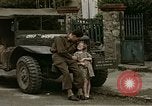 Standbild französische Städte post-Invasion Frankreich, 1944, aus Sekunde 20 historischem Filmmaterial Videoclip 65675022060