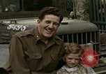 Standbild französische Städte post-Invasion Frankreich, 1944, aus Sekunde 27 historischem Filmmaterial Videoclip 65675022060