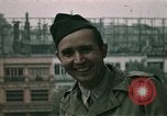 Standbild französische Städte post-Invasion Frankreich, 1944, aus Sekunde 50 historischem Filmmaterial Videoclip 65675022060