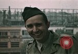 Standbild französische Städte post-Invasion Frankreich, 1944, aus Sekunde 52 historischem Filmmaterial Videoclip 65675022060
