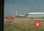Standbild Pan American Airways Paris Frankreich, 1969, aus Sekunde 1 historischem Filmmaterial Videoclip 65675022083