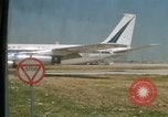 Standbild Pan American Airways Paris Frankreich, 1969, aus Sekunde 6 historischem Filmmaterial Videoclip 65675022083