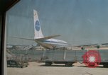 Standbild Pan American Airways Paris Frankreich, 1969, aus Sekunde 18 historischem Filmmaterial Videoclip 65675022083