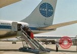 Standbild Pan American Airways Paris Frankreich, 1969, aus Sekunde 27 historischem Filmmaterial Videoclip 65675022083