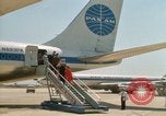 Standbild Pan American Airways Paris Frankreich, 1969, aus Sekunde 28 historischem Filmmaterial Videoclip 65675022083