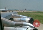 Standbild Pan American Airways Paris Frankreich, 1969, aus Sekunde 56 historischem Filmmaterial Videoclip 65675022083