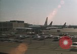 Standbild O'Hare Airport 1960s Chicago Illinois USA, 1969, aus Sekunde 41 historischem Filmmaterial Videoclip 65675022085