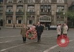 Standbild National Monument Amsterdam Niederlande, 1969, aus Sekunde 4 historischem Filmmaterial Videoclip 65675022087