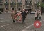 Standbild National Monument Amsterdam Niederlande, 1969, aus Sekunde 5 historischem Filmmaterial Videoclip 65675022087