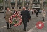 Standbild National Monument Amsterdam Niederlande, 1969, aus Sekunde 8 historischem Filmmaterial Videoclip 65675022087