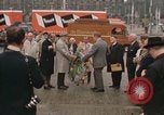 Standbild National Monument Amsterdam Niederlande, 1969, aus Sekunde 18 historischem Filmmaterial Videoclip 65675022087