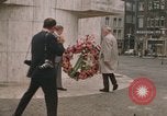 Standbild National Monument Amsterdam Niederlande, 1969, aus Sekunde 29 historischem Filmmaterial Videoclip 65675022087