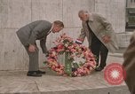 Standbild National Monument Amsterdam Niederlande, 1969, aus Sekunde 35 historischem Filmmaterial Videoclip 65675022087