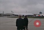 Immagine di Primi Boeing 747 e Concorde F-WTSS Parigi Francia, 1969, secondo 3 filmato di repertorio 65675022091