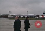 Immagine di Primi Boeing 747 e Concorde F-WTSS Parigi Francia, 1969, secondo 4 filmato di repertorio 65675022091