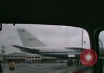 Immagine di Primi Boeing 747 e Concorde F-WTSS Parigi Francia, 1969, secondo 17 filmato di repertorio 65675022091