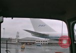 Immagine di Primi Boeing 747 e Concorde F-WTSS Parigi Francia, 1969, secondo 19 filmato di repertorio 65675022091