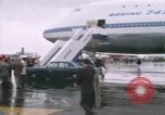 Immagine di Primi Boeing 747 e Concorde F-WTSS Parigi Francia, 1969, secondo 30 filmato di repertorio 65675022091