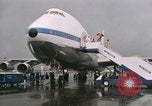 Immagine di Primi Boeing 747 e Concorde F-WTSS Parigi Francia, 1969, secondo 56 filmato di repertorio 65675022091