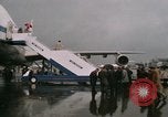 Immagine di Primi Boeing 747 e Concorde F-WTSS Parigi Francia, 1969, secondo 59 filmato di repertorio 65675022091