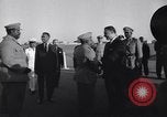 Immagine di Gen Ibrahim Abboud e Re Hussein I Il Cairo Egitto, 1955, secondo 9 filmato di repertorio 65675022135