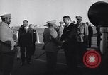 Immagine di Gen Ibrahim Abboud e Re Hussein I Il Cairo Egitto, 1955, secondo 10 filmato di repertorio 65675022135