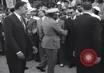 Immagine di Gen Ibrahim Abboud e Re Hussein I Il Cairo Egitto, 1955, secondo 39 filmato di repertorio 65675022135