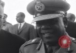 Immagine di Gen Ibrahim Abboud e Re Hussein I Il Cairo Egitto, 1955, secondo 43 filmato di repertorio 65675022135