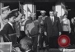 Immagine di Gen Ibrahim Abboud e Re Hussein I Il Cairo Egitto, 1955, secondo 53 filmato di repertorio 65675022135