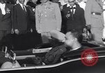 Immagine di Gen Ibrahim Abboud e Re Hussein I Il Cairo Egitto, 1955, secondo 60 filmato di repertorio 65675022135