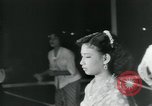 Standbild malaysischen Tanz und Kultur Malaysia Pahang, 1960, aus Sekunde 27 historischem Filmmaterial Videoclip 65675022143