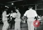 Standbild malaysischen Tanz und Kultur Malaysia Pahang, 1960, aus Sekunde 34 historischem Filmmaterial Videoclip 65675022143
