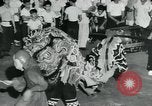 Standbild malaysischen Tanz und Kultur Malaysia Pahang, 1960, aus Sekunde 39 historischem Filmmaterial Videoclip 65675022143