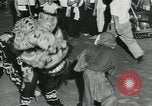 Standbild malaysischen Tanz und Kultur Malaysia Pahang, 1960, aus Sekunde 44 historischem Filmmaterial Videoclip 65675022143