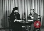 Standbild Erzbischof Makarios und John Harding Nikosia Zypern, 1955, aus Sekunde 11 historischem Filmmaterial Videoclip 65675022144