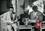 Standbild Erzbischof Makarios und John Harding Nikosia Zypern, 1955, aus Sekunde 45 historischem Filmmaterial Videoclip 65675022144