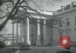 Standbild Präsident Dwight D Eisenhower und Senatoren Washington DC White House USA, 1954, aus Sekunde 4 historischem Filmmaterial Videoclip 65675022146