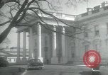 Standbild Präsident Dwight D Eisenhower und Senatoren Washington DC White House USA, 1954, aus Sekunde 7 historischem Filmmaterial Videoclip 65675022146