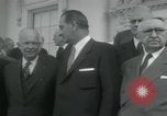 Standbild Präsident Dwight D Eisenhower und Senatoren Washington DC White House USA, 1954, aus Sekunde 27 historischem Filmmaterial Videoclip 65675022146