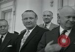 Standbild Präsident Dwight D Eisenhower und Senatoren Washington DC White House USA, 1954, aus Sekunde 40 historischem Filmmaterial Videoclip 65675022146
