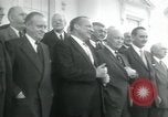Standbild Präsident Dwight D Eisenhower und Senatoren Washington DC White House USA, 1954, aus Sekunde 53 historischem Filmmaterial Videoclip 65675022146