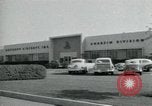 Standbild PrecisionGrinding von Glaslinsen Anaheim California USA, 1960, aus Sekunde 5 historischem Filmmaterial Videoclip 65675022147