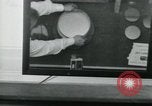Standbild PrecisionGrinding von Glaslinsen Anaheim California USA, 1960, aus Sekunde 19 historischem Filmmaterial Videoclip 65675022147
