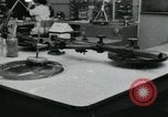 Standbild PrecisionGrinding von Glaslinsen Anaheim California USA, 1960, aus Sekunde 21 historischem Filmmaterial Videoclip 65675022147