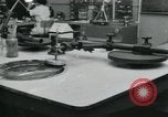 Standbild PrecisionGrinding von Glaslinsen Anaheim California USA, 1960, aus Sekunde 24 historischem Filmmaterial Videoclip 65675022147