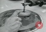 Standbild PrecisionGrinding von Glaslinsen Anaheim California USA, 1960, aus Sekunde 28 historischem Filmmaterial Videoclip 65675022147