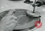 Standbild PrecisionGrinding von Glaslinsen Anaheim California USA, 1960, aus Sekunde 29 historischem Filmmaterial Videoclip 65675022147